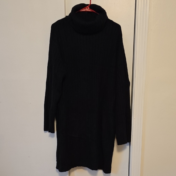 Abercrombie & Fitch Dresses & Skirts - Abercrombie & Fitch Classic Black Cowl Neck Sweater